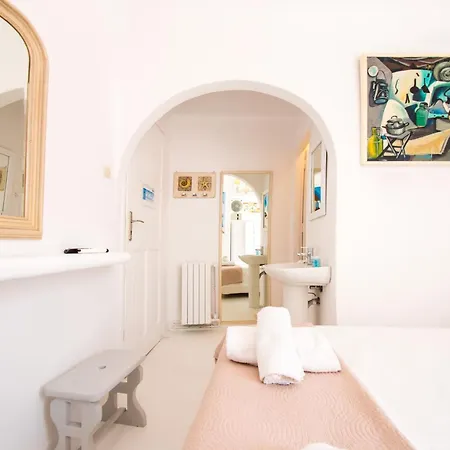 Delphines 2* Mykonos Town